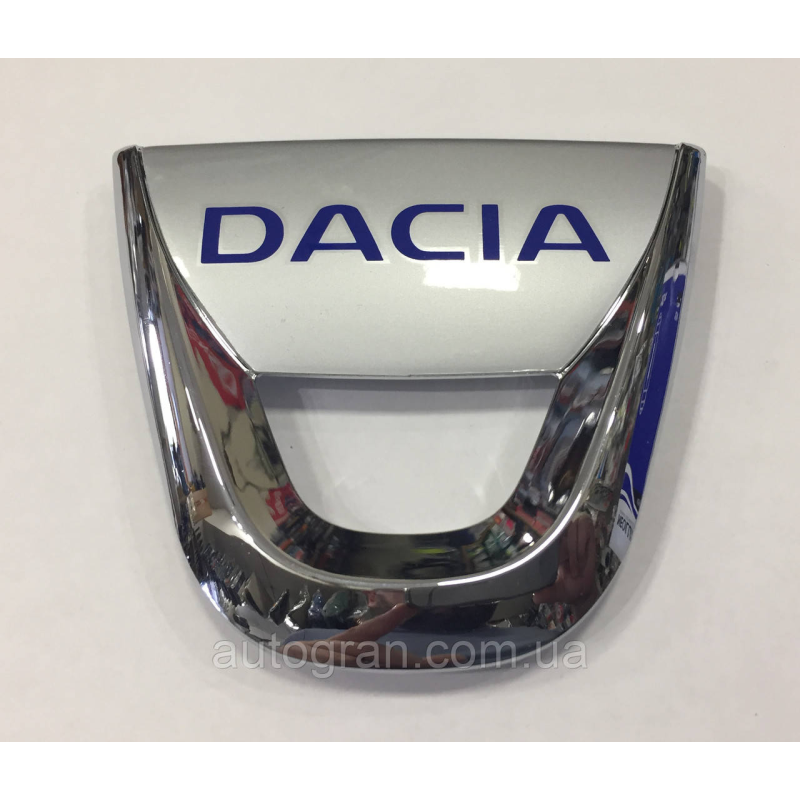 Емблема кришки багажника Dacia Емблема кришки багажника Dacia