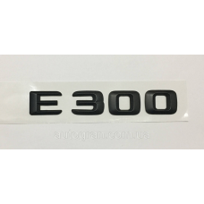 Емблема напис багажника Mercedes E300 чорна