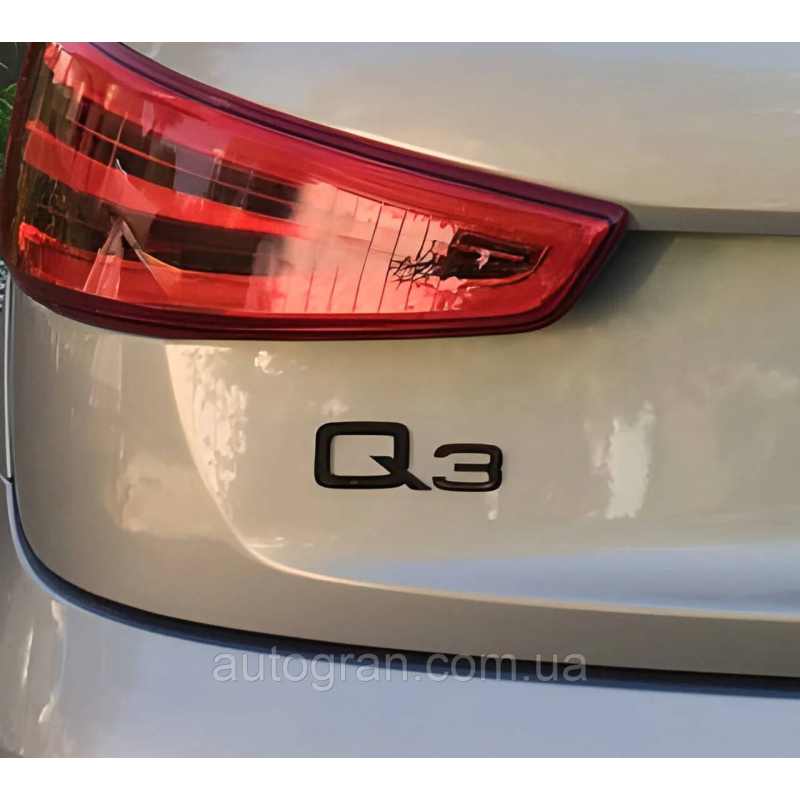 Емблема напис багажника Audi Q3 чорна Емблема напис багажника Audi Q3 чорна