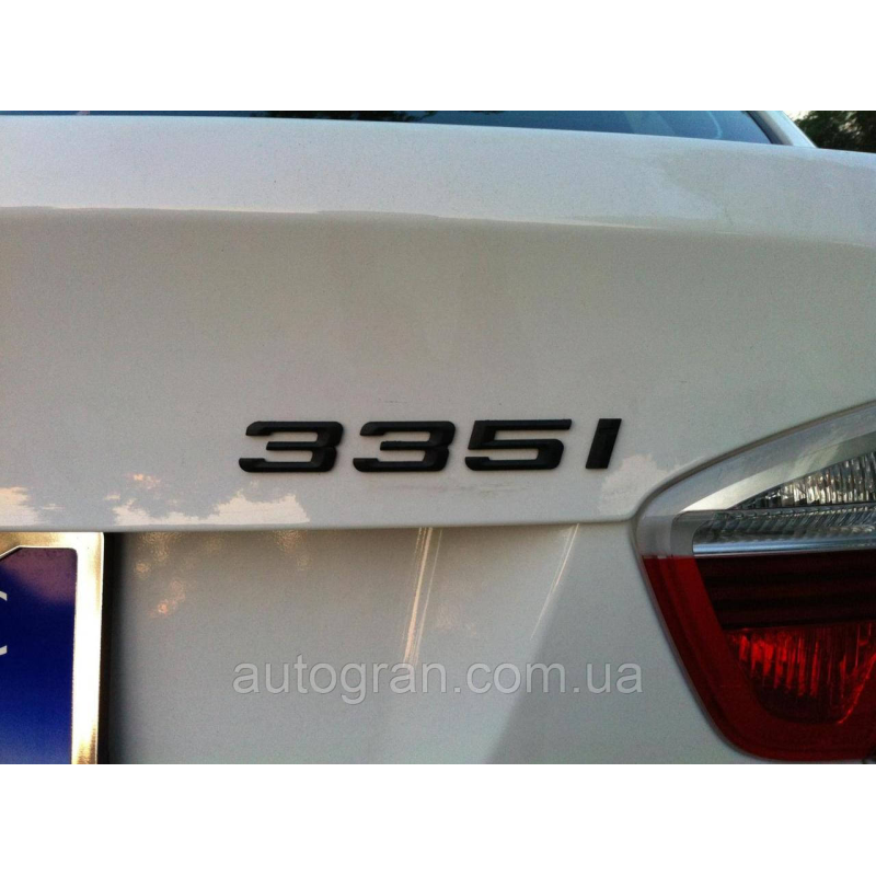 Емблема напис багажника BMW 335i чорний