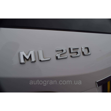 Емблема напис багажника Mercedes ML250