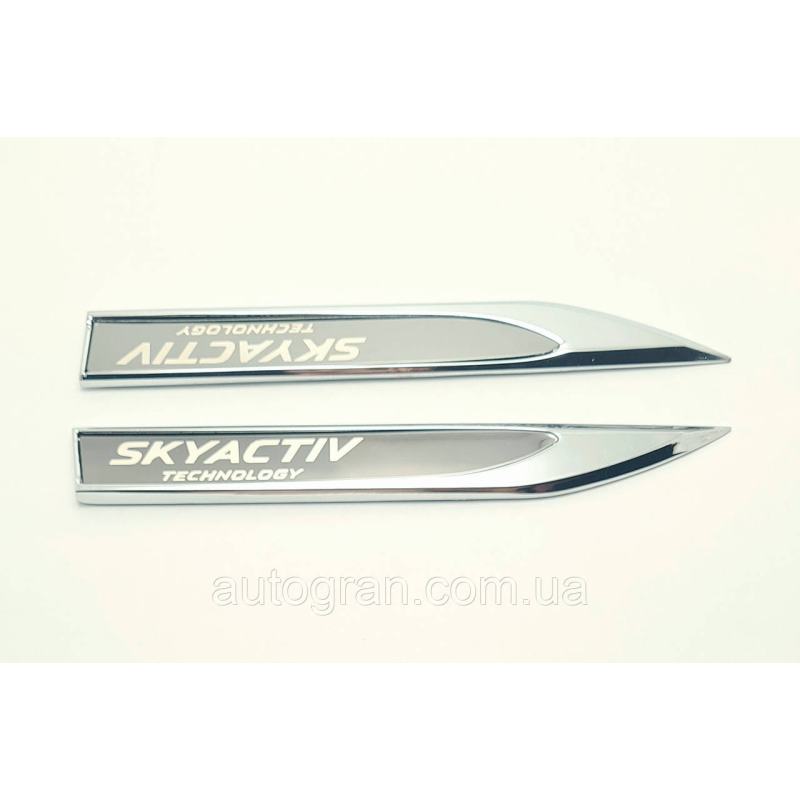 Емблеми на крила Mazda Skyactiv