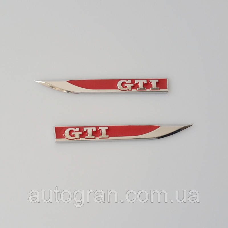 Емблеми на крила GTI червоні