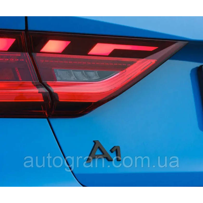 Емблема напис багажника Audi А1 чорна