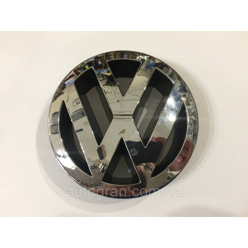 Емблема решітки радіатора VW Volkswagen Passat B5+ Caddy 04-10 3b0853601c